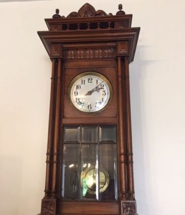 Horloge ancienne avec belle sonnerie le mécanisme fonctionne