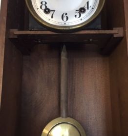 Horloge ancienne avec belle sonnerie le mécanisme fonctionne