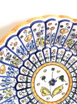  Plat godronné en faïence signé 1951