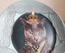ASSIETTE DECORATIVE CHAT HUMANISE