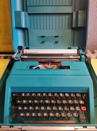 machine à écrire Olivetti Studio 45 avec certificat