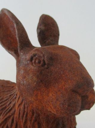 statue de lapin en fonte