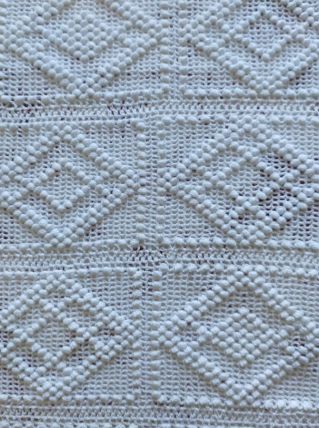 dessus de lit ancien fait au crochet