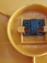 Filtre a café en plastique dur orange  vintage 