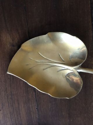 Vide poche feuille en laiton doré