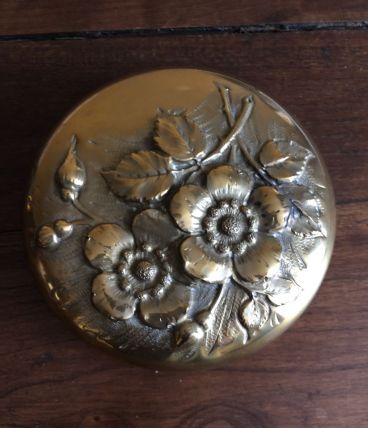 Boîte à bijoux ou vide poche en laiton doré 