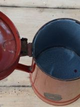 Cafetière émaillée marron