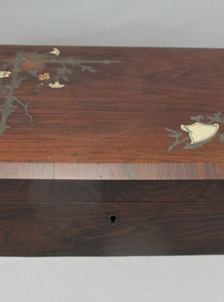 Ancienne boite en bois