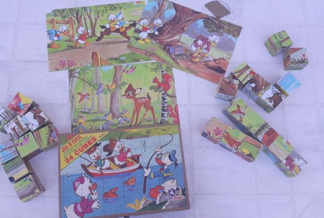 Vieux jeu de cubes années 60