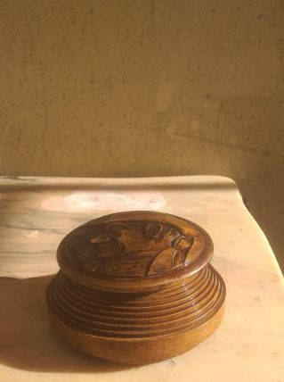 Jolie boite à bijoux en bois exotique