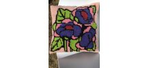 Coussin laine grandes fleurs 