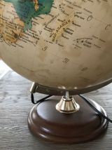 Globe terrestre lumineux