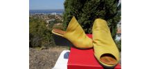 ARCHE CHAUSSURES MULES T 35,5 -36 QUASI NEUF JAUNE CUIR DAIM