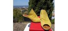 ARCHE CHAUSSURES MULES T 35,5 -36 QUASI NEUF JAUNE CUIR DAIM
