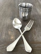 Gobelet et couverts de naissance ancien en argent