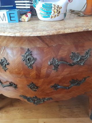 COMMODE STYLE LOUIS XV A RESTAURER 