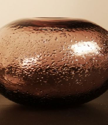Vase artisanal en verre  coloris mauve
