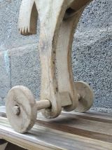 Cheval à roulettes en bois (jouet ancien) 