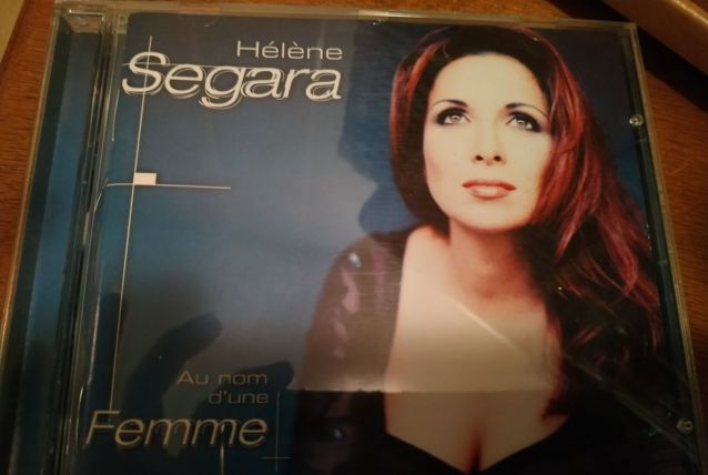 CD Hélène Ségara Au nom d'une femme