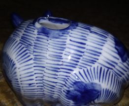 Chat en porcelaine d'art