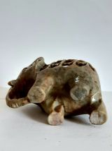 Sculpture éléphant en pierre dure 