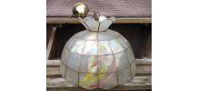 Suspension/lustre en nacre et en laiton