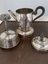 Cafetière ancienne à piston