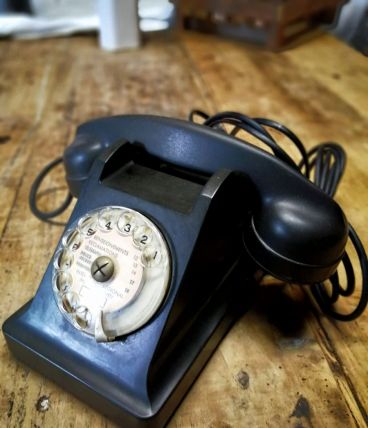 Téléphone cadran ancien