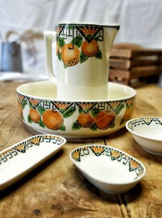 Ensemble toilette vasque et broc et supports