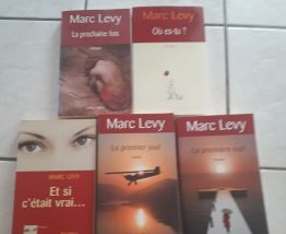 8 Livres Marc Lévy. Chez Laffont.