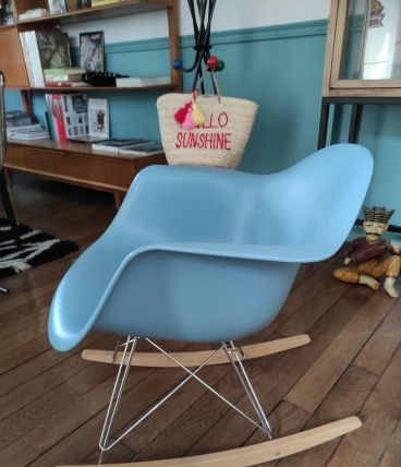 Rocking chair RAR eames bleu clair