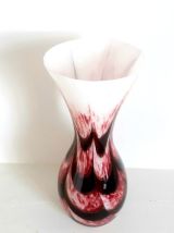 Vase en verre moderne rose 
