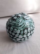 Presse papier vintage en terre cuite en forme de boule