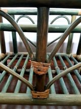 Porte-revues indonésien en bambou et rotin vert
