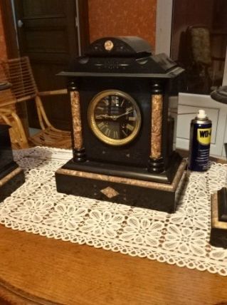 Pendule en marbre noir