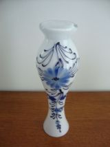 Soliflore Vintage en opaline blanche émaillée de fleurs