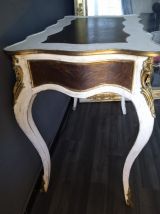 Bureau patiné style Louis XV
