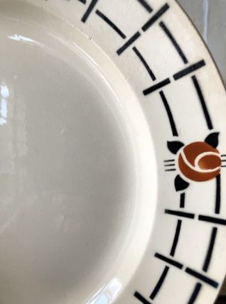 Plat en faïence de Saint Amand