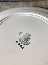 Plat en faïence de Saint Amand