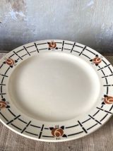 Plat en faïence de Saint Amand
