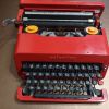 Machine à écrire valentine Ettore Sottsass Olivetti made in 