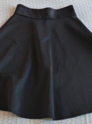 JUPE PATINEUSE (taille S)