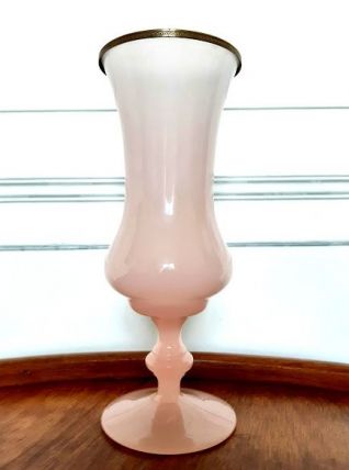 Vase piédouche opaline et métal doré Charles X 