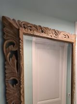 Grand et élégant miroir biseauté en chêne massif de style He