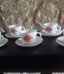 6 tasses et leurs soucoupes, Arcopal vintage des années 70