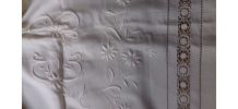 Parure Draps anciens brodés avec monogramme