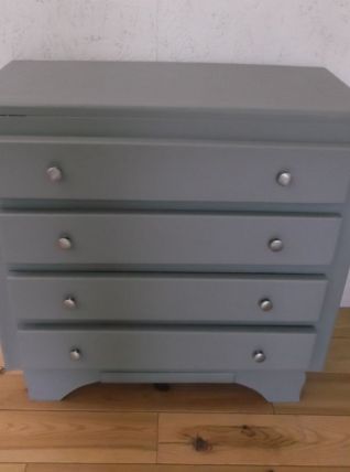 COMMODE 