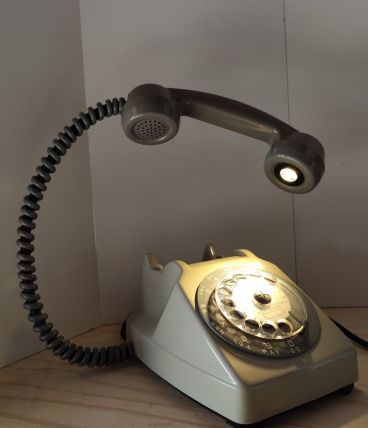 Upcycling / Lampe sur base de téléphone Socotel