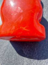 TIRELIRE TEDDY L'OURSON PLASTIQUE DUR ROUGE. ANNEE 50/60