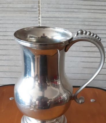 Pichet étain décoratif